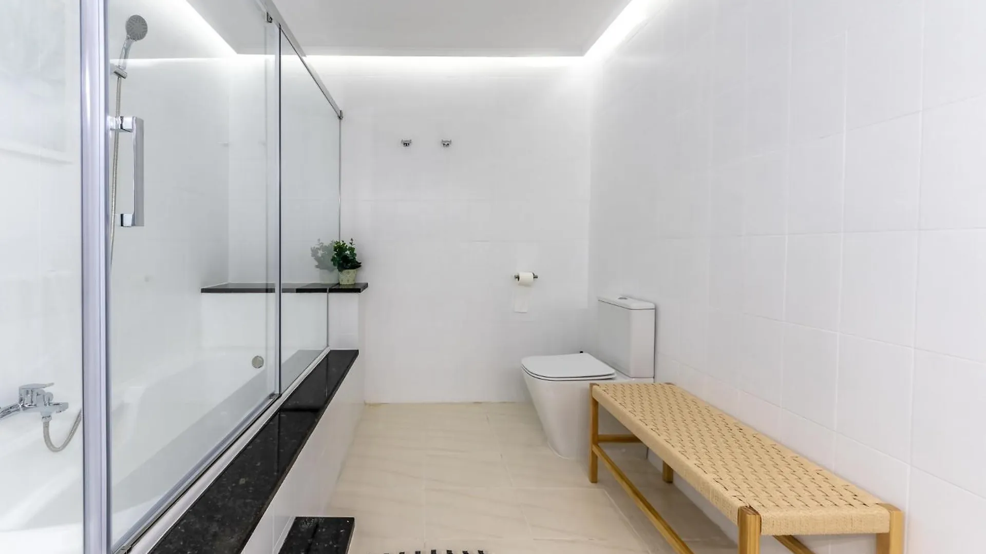 Charming 4 Double Bed Steps From The Old Town Apartment Bilbao