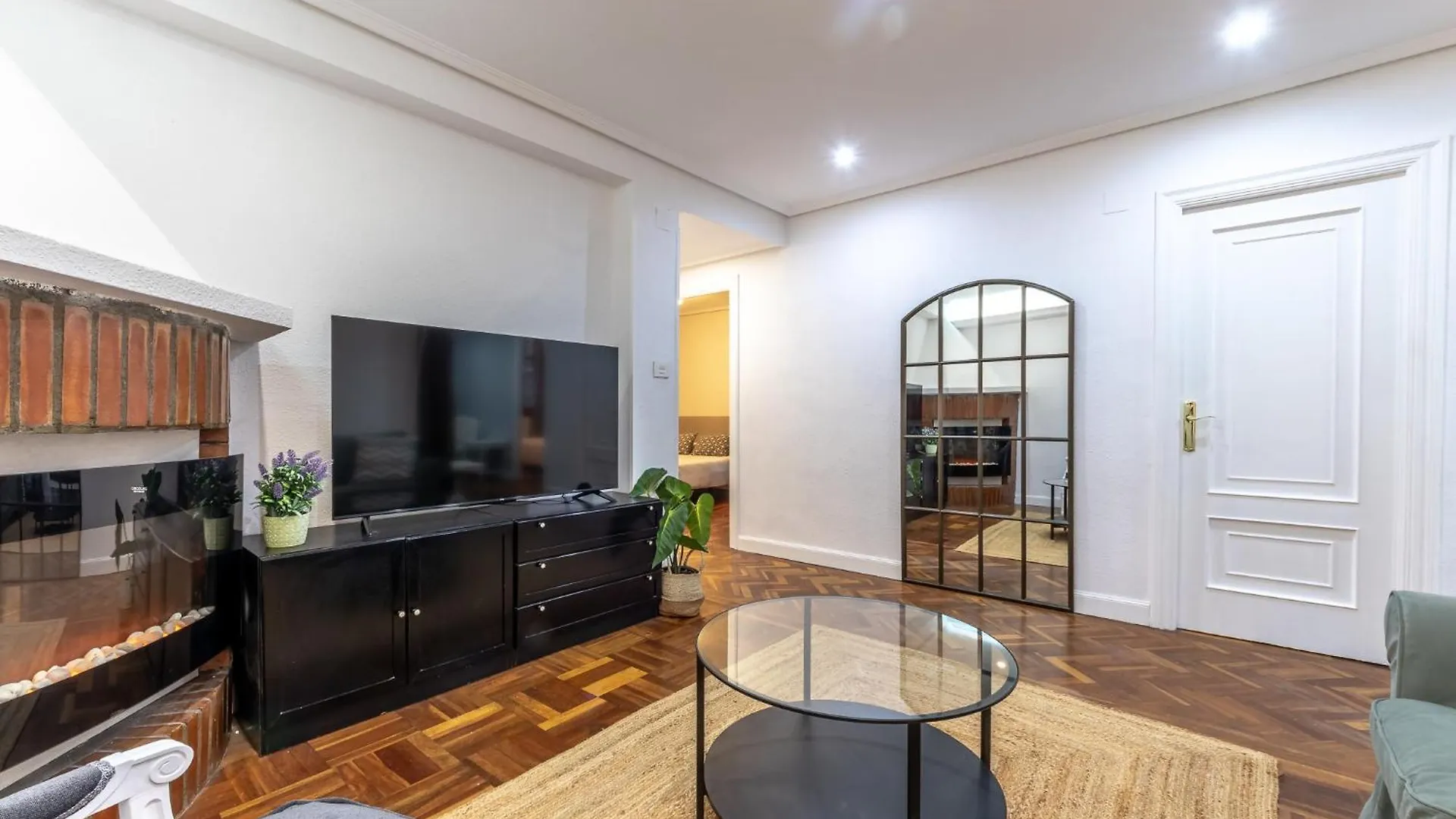 Charming 4 Double Bed Steps From The Old Town Apartment Bilbao