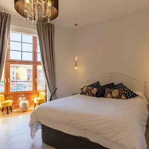  Apartamento Acogedor, De Diseño Moderno En Zona Antigua